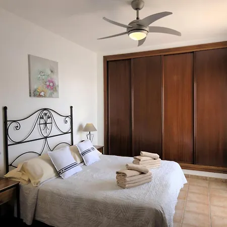 Vila Charming Mojones 3 Bedrooms Child Friendly Pool Lise Short Walk To Old Town Puerto Del Carmen
